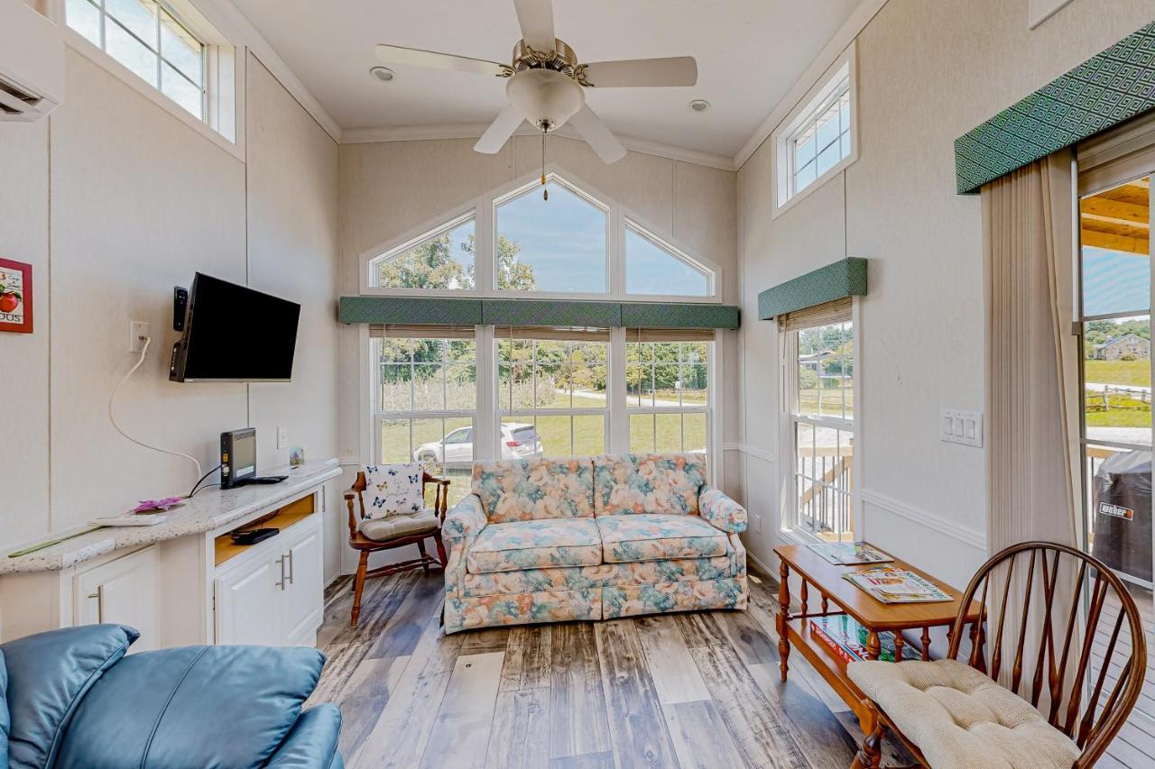 Tiny Charmer Hendersonville Exterior foto